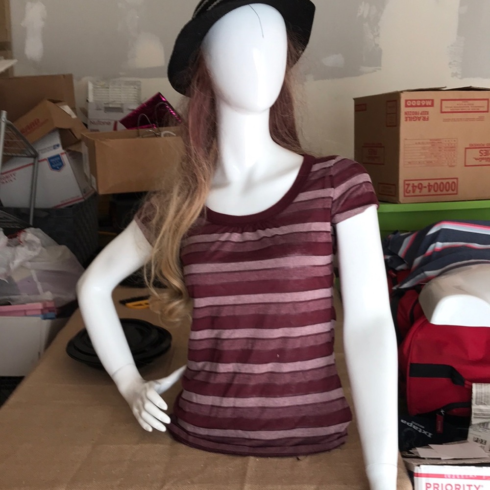 Maroon t shirt